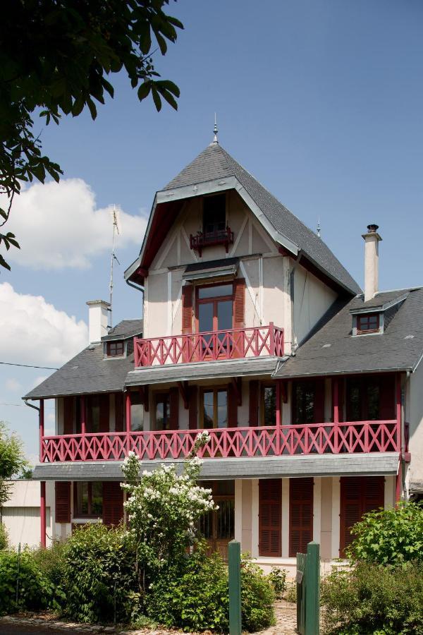 Le Monde De Charlie Hotel Vichy Exterior photo